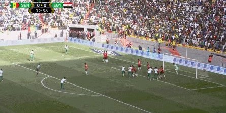 PP电子娱乐官网-失点萨拉赫世预赛0球0助，激光笔闹剧击倒“绿巨人”