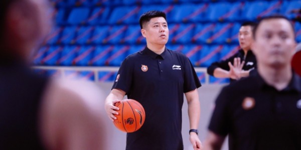 PP电子娱乐官网-山西男篮拒绝爆冷！5分险胜美国明星队，原帅大爆发，考辛斯19分