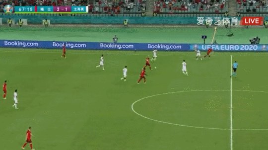 1624210487043010439.gif